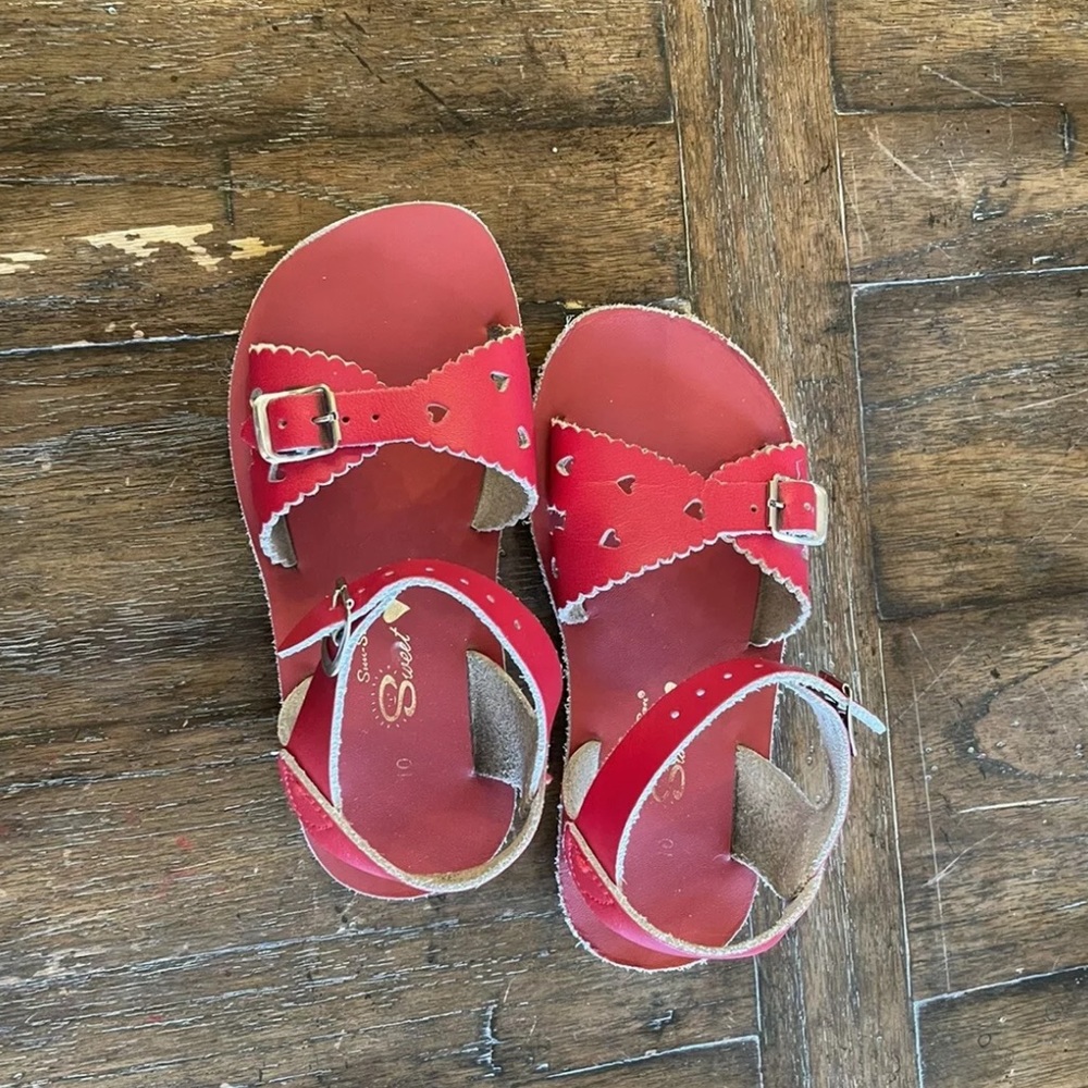 sun and sand little girls sandles red size 10